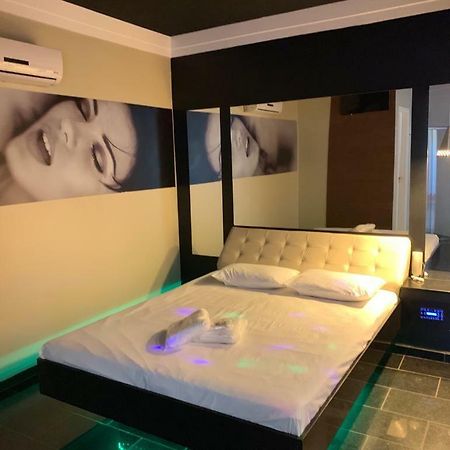 Ibiza Golden Motel Франка Экстерьер фото